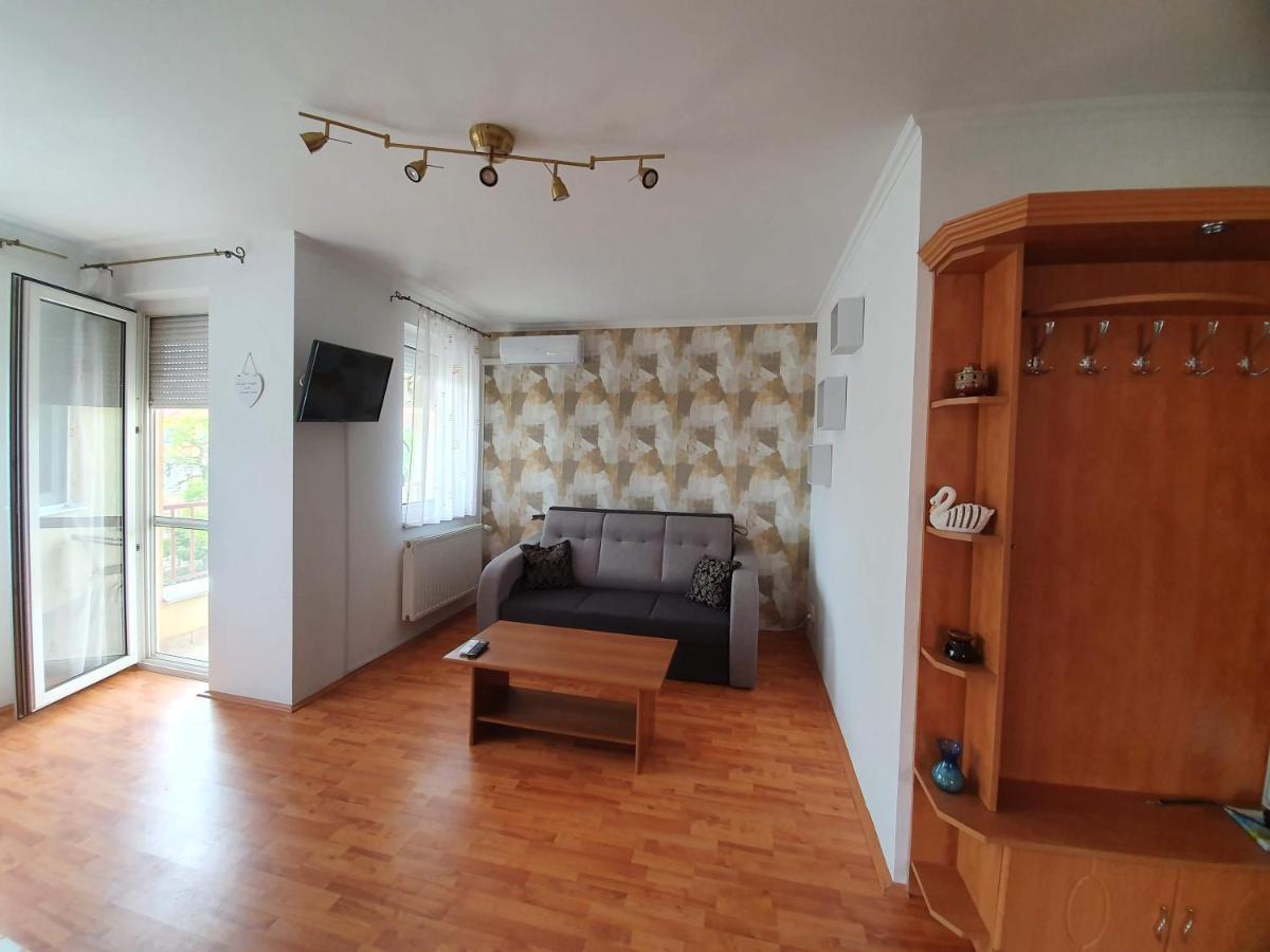 Fischer Apartman 3 Hajdúszoboszló Exteriör bild