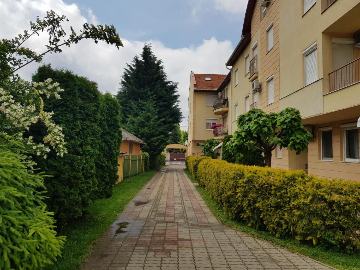 Fischer Apartman 3 Hajdúszoboszló Exteriör bild